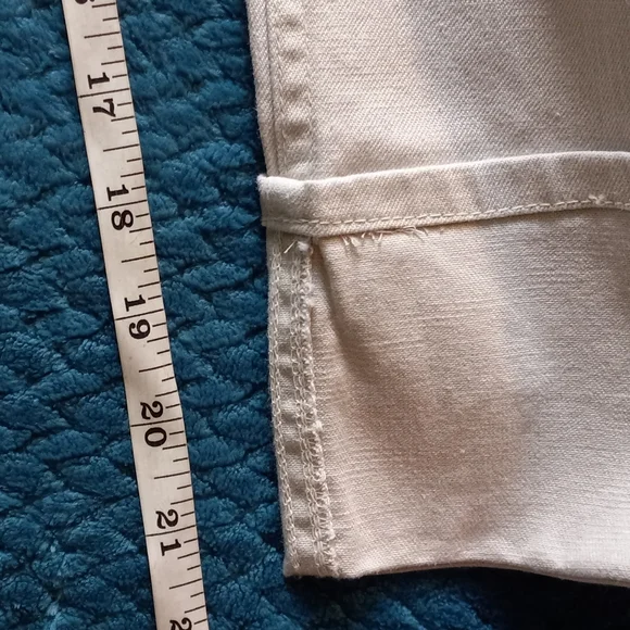 NWOT Beige Izod Mid-Calf Jeans - Picture 16 of 16
